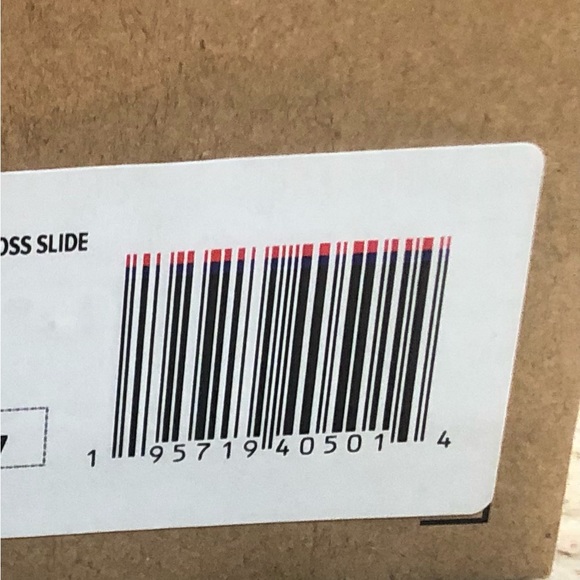 NWT UGG FUZZ SUGAR CROSS SLIDE Size 10 - Picture 9 of 9